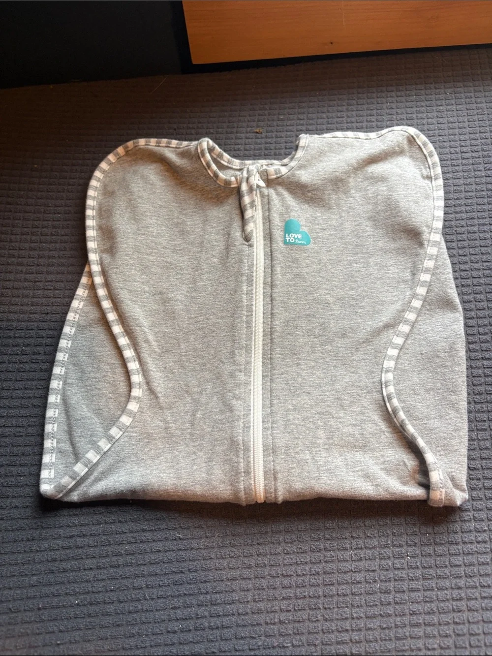 Love to Dream Swaddle Up Grey Baby Swaddle One-Piece with Front Zipper NWOT S